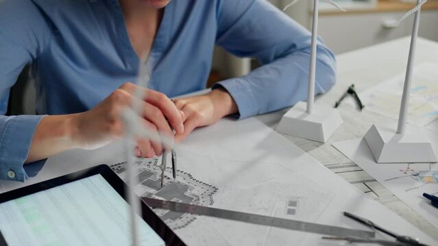 Energy, Potential investor Brainstorming with colleagues 3d model wind turbine mini mockup, In slow motion Engineering technology worker giving presentation in engineer's room, Renewable energy
