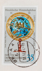 Fototapeta na wymiar briefmarke stamp vintage retro alt old papier paper german ddr globus gestempelt frankiert cancel heraldischer himmelsglobus globe 35