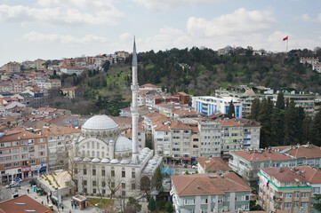 Fototapeta premium Mosque in residential area in Istanbul