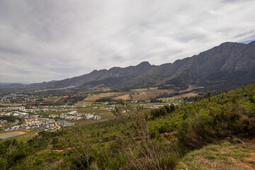 Fototapeta na wymiar Blick vom Franschhoek Pass über die Weinanbaugebiete