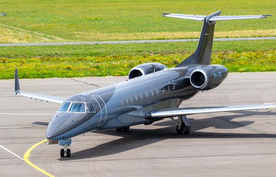 Embraer Legacy 600 business jet