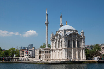 Fototapeta na wymiar Ortakoy mosque near of Bosphorus bridge, Istanbul, Turkey