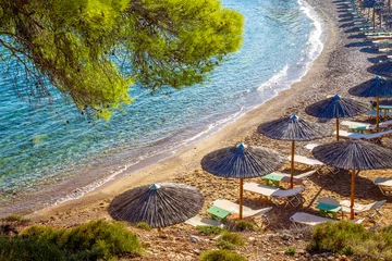 Keuken foto achterwand Camps Bay Beach, Kaapstad, Zuid-Afrika Amazing emerald water of small bay in Greek islands (Spetses)  and idyllic sandy beach  with tents