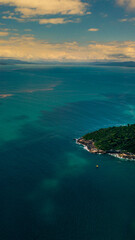 Ilhas Tropicais Natureza Mar Oceano Atlântico Floresta Mata Atlântica Palmeiras Árvores Peixes...