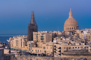 Fototapeta na wymiar Beautiful sunset cityscape of Valletta old town in Malta