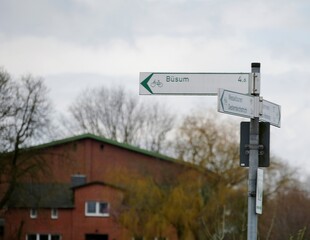 Zum Schnappen Straßenschild