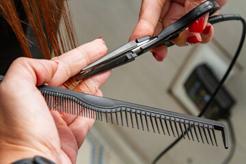 Hot scissors for haircuts