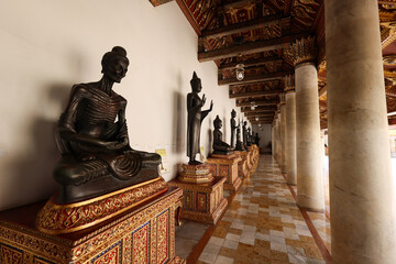 Fototapeta premium buddha statue in Wat Benchamabophit in Bangkok Thailand