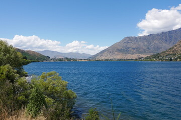Fototapeta na wymiar Lake Wakatipu bei Queenstown Neuseeländische Alpen Neuseeland