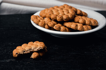 Homemade Oatmeal Raisin Cookies: A Rustic and Healthy Treat