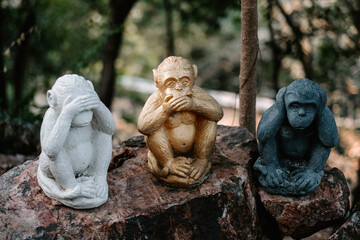three monkeys can't see, can't hear, can't speak