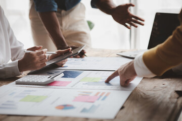 The meeting room for startup companies, the marketing department has a meeting to plan marketing and summary of the department's performance, a meeting to analyze the company's target customers.