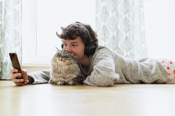 Spending your free time at home with your cat