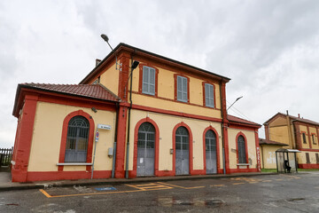 Station train railway panorama landscape characteristic tracks house building cloud