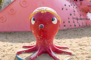 タコ 遊具 © J_News_photo