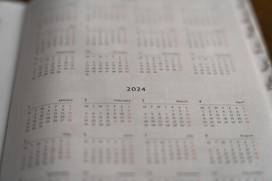 スケジュール帳の2024年のカレンダー
