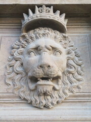 lion statue