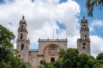 Fototapeta na wymiar Merida - Cathedral Ildefonso