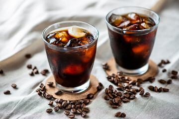 窓際のアイスコーヒー