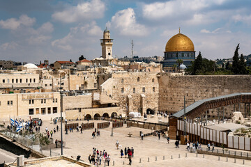 Fototapeta na wymiar Western Wall and Dome of the Rock in the old city of Jerusalem, Israel.