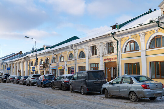 ROSTOV, RUSSIA - JANUARY 04, 2023: January morning on Karl Liebknecht street