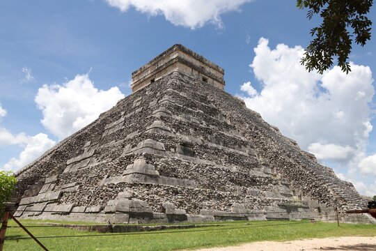 Chichen Itza ancient mayan ruins in Mexico