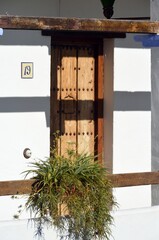 Puerta de madera antigua, Zuheros, Cordoba