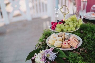 food table arrangement