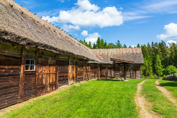 Fototapeta na wymiar Old timber barn in the country