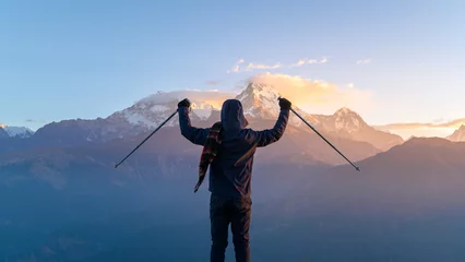 Foto op Plexiglas Annapurna A young traveller trekking in Poon Hill view point in Ghorepani, Nepal..
