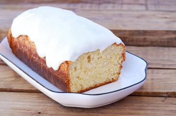 Lemon pound cake with cream cheese
