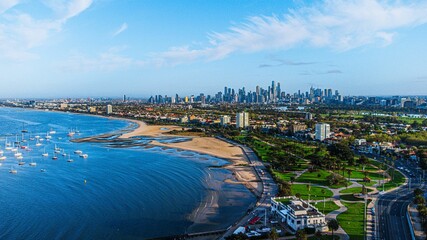 Fototapeta premium Aerial shot of the coastal Melbourne city in Australia with buildings in on the shore