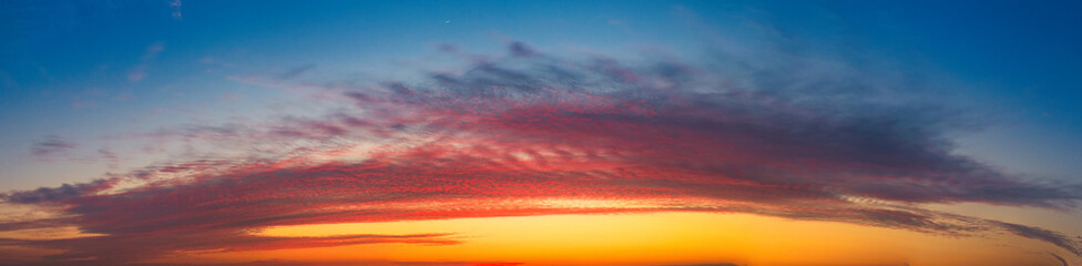 Golden Hour: The Magical Glow of an Evening Sky