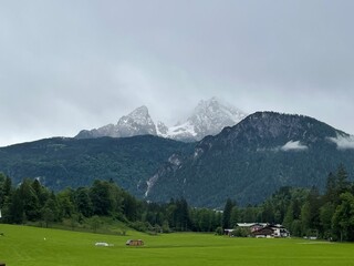 Imposante Gipfel und malerische Täler: Die atemberaubende Berglandschaft von Berchtesgaden