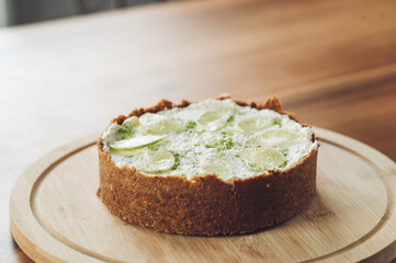 Sommerlicher Key Lime Pie (Käsekuchen)