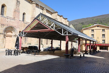 Fototapeta na wymiar Les anciennes halles Saint Volusien, halle du marché, ville de Foix, département de l'Ariège, France