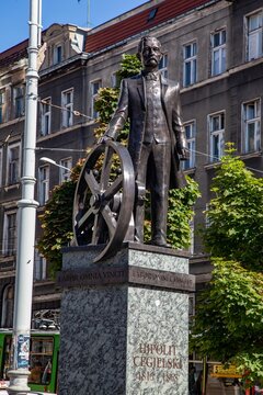 Vertical shot of a Statue of Hipolit Cegielski, Poznan, Poland