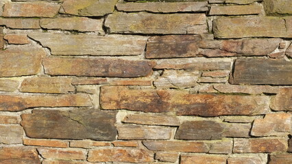 Natursteinmauer in Landschaft als Abgerzung, Mauer, ökologische Bauweise, im Park oder als Grundstücksbegrenzung