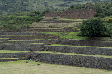 Sitio arqueologico de Tipon en el valle sagrado.  Recinto inca.