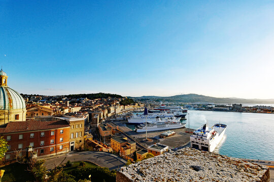 Ancona Blick &uuml;ber den Hafen