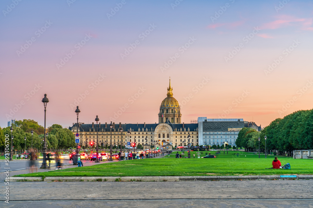 Poster les invalides facade in paris at sunset. france