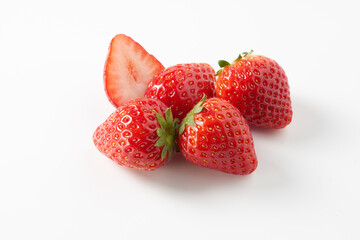 苺を白背景で（とちあいか）