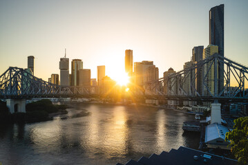 skyline of brisbane with story bridge in australia at dusk - obrazy, fototapety, plakaty