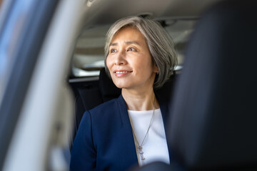 ビジネス・女性・車