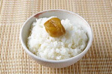 白ご飯　梅干し