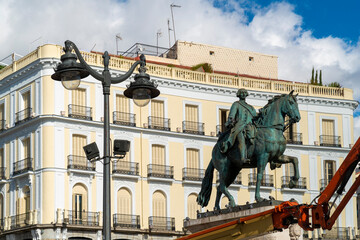 Obraz premium Statue of Carlos the III at Puerta del sol in Madrid Spain