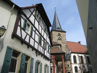 Fototapeta na wymiar Altstadt von Freinsheim mit Kirchturm