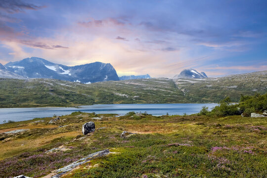 Lake Tovatna, Norway