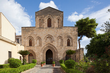 Fototapeta na wymiar Palermo.Basilica della Santissima Trinità del Cancelliere (Basilica della Magione) 