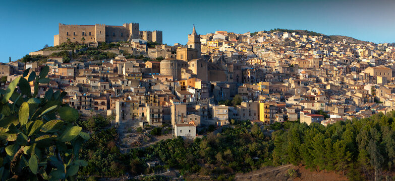 Mussomeli, Caltanisetta. Panorama della cittadina.
